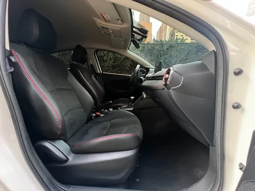 Mazda 2 Grand Touring 2.0 Carbon Edition