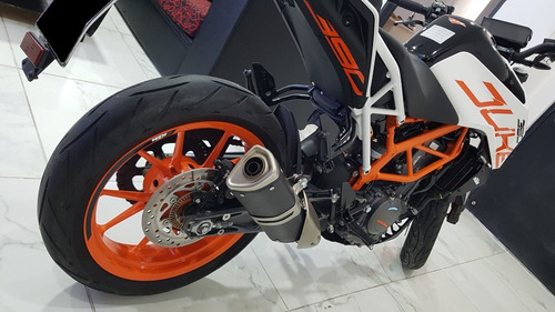 Duke 390