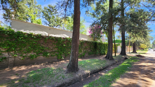 Casa Estilo Colonial Español De 5 Ambientes En Una Planta En Don Torcuato