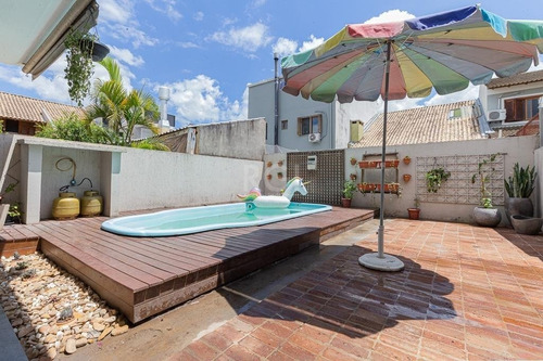 Casa Em Hípica Com 3 Dormitórios - Lu430381