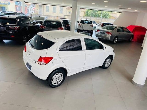 Imagem 5 de 13 de Chevrolet Onix 1.0 Mpfi Lt 8v Flex 4p Manual
