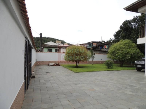 Imagem 7 de 30 de Bertioga - Sp - Sobrado A Venda Com 2 Lotes, Sendo 4 Dormitórios No Jardim São Lourenço Próximo A Praia, Ao Lado Da Riviera De São Lourenço + Edicula + Área De Churrasqueira. - 950