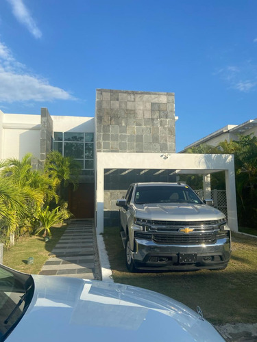 For Sale Villa Duplex Amueblada En Playa Nueva Romana Con Piscina De 3 Habitaciones 