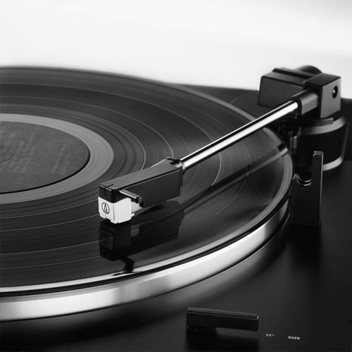 Imagen 5 de 8 de Bandeja Giradiscos Audio Technica Lp60xhp + Auriculares