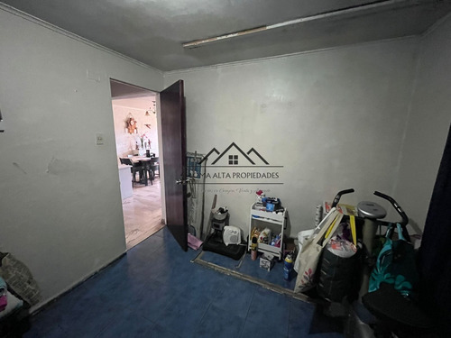 Amplia Casa De 4 Dormitorios Y 2 Baños Comuna De San Joaquin