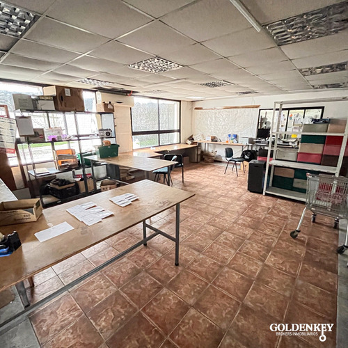 Venta Logística Depósito Y Oficinas Barrio La Blanqueada