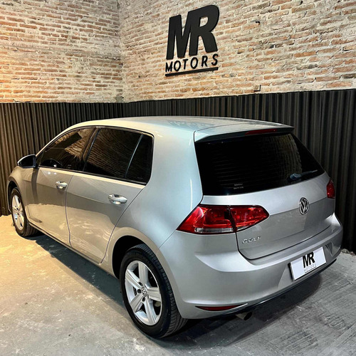Imagen 9 de 24 de Volkswagen Golf 2016 1.6 Trendline