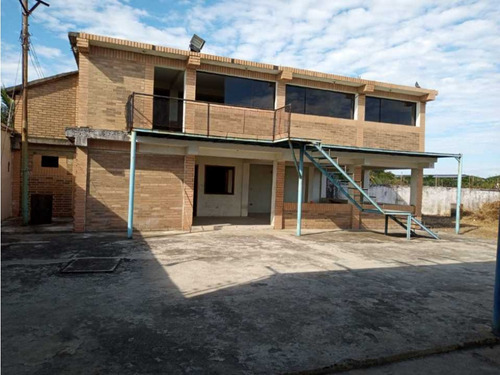 En Venta Galpón Y Oficinas 6995415
