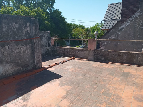Imagen 13 de 24 de Casa Venta En Block 4 Ambientes A Reciclar Castelar Oportunidad
