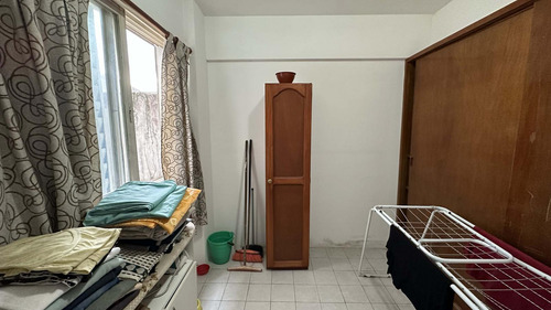 Amplio Departamento Céntrico - Permuto Por Casa En Pueblo Belgrano O U. Oeste