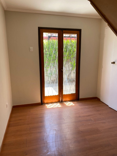Casa Recien Remodelada En Una Tranquila Calle De La Reina