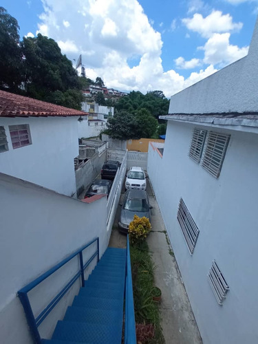 Venta Hermosa Casa Con Anexo Independiente. La Trinidad Cerca Del Saime. Yy