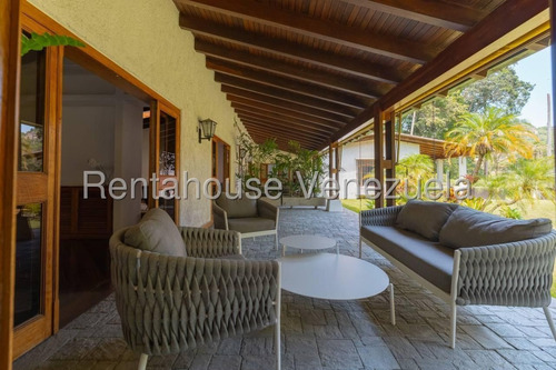 LG Vendo Hermosa Casa En La Urb. La Lagunita (2 Casas En 1 )