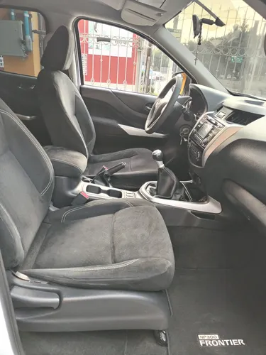 Nissan NP300 Frontier 2.5 Le Aa Mt