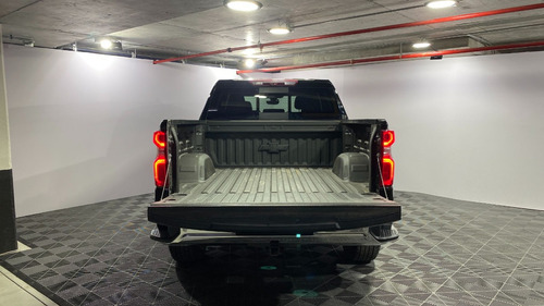 Imagen 8 de 18 de Chevrolet Silverado Ltz 4x4 5.3 At 2020