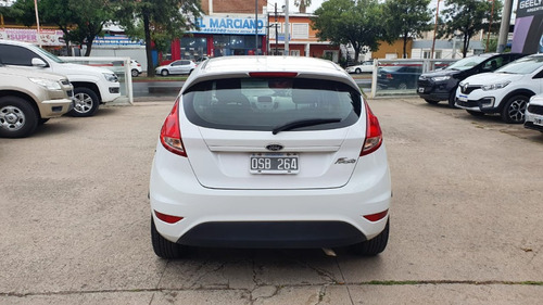Ford Fiesta Kinetic Design 1.6 5p Se 2015