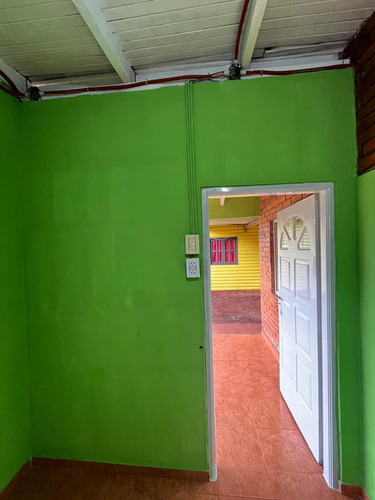 Casa De Una Habitación En Alquiler Km8 De Eldorado