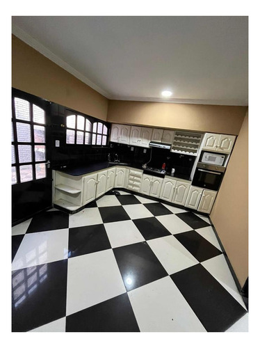 Imagen 13 de 29 de Casa En Venta - 6 Dormitorios 5 Baños - 300mts2 - Tablada