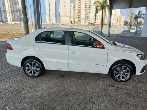Imagem 3 de 7 de Volkswagen Voyage 2017 1.6 Msi Comfortline Total Flex 4p