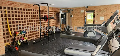 Apartamento En Venta En Campo Alegre 25-13935 Yf