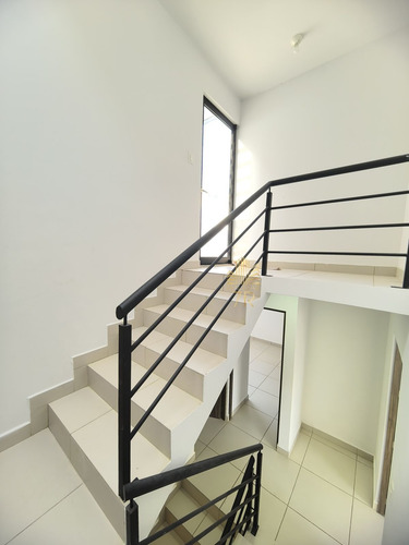 Casa En Venta En Zibata Con 3 Recámaras Y Baño Privado Cada Una