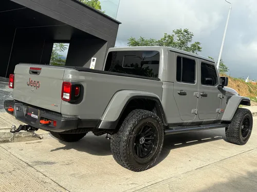 Jeep Gladiator Rubicon gladiator Mojave
