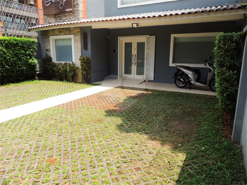 Imagem 2 de 29 de Sobrado Comercial Com Várias Salas E Agradável Jardim./ Locado - Reo514108