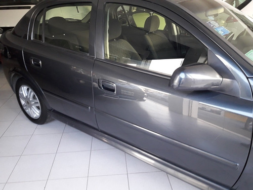 Imagen 10 de 15 de Chevrolet Astra 2.0 Gl 2009