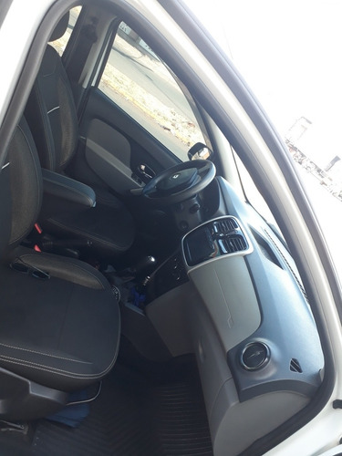 Renault Logan 2015 1.0 16v Expression Hi-flex 4p
