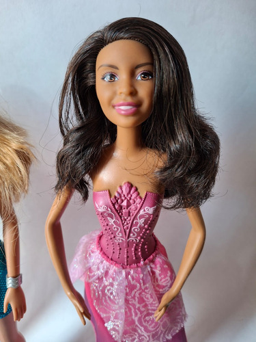 Lote Muñecas Barbie Y Amigas Nikki Christie (Usado)
