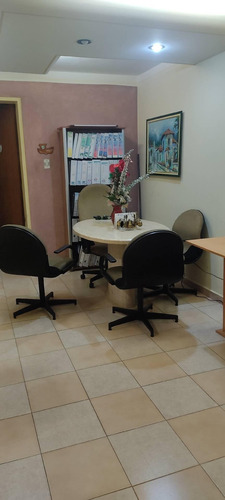 Imagen 8 de 12 de Oficina En Venta En Av Bolivar, Telf. 0241-8239522