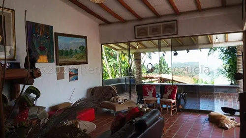 Bellisima Propiedad, Casa Estilo Colonial En Venta Ubicada En Oripoto 24-27451