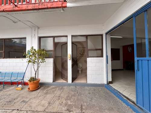 Vista Del Valle: Edificio En Venta Con Alberca, Ideal Para Escuelas.