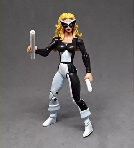 Boneca Action Figure Harpia Marvel Universe 10 Cm Hasbro B52