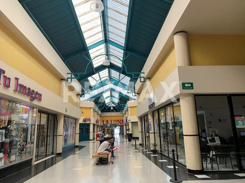 Local Interior En Venta, Localizado En El Centro Comercial Texcoco / Santa Úrsula ( 543945 ) ( 32m2 )