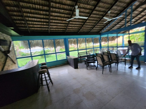 Vendo Terreno Con Mejora Incluida En Uvero Alto Bávaro Punta Cana, República Dominicana