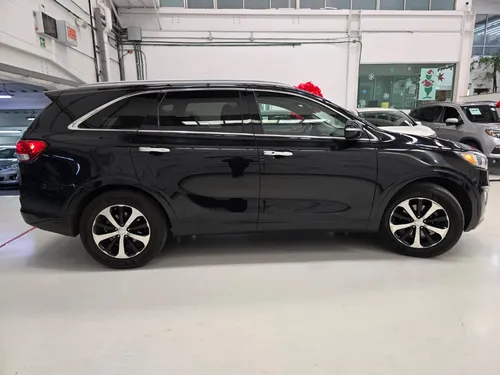 Kia Sorento 5p EX PACK, V6 TA Piel QCP GPS 7 pas. RA-18"