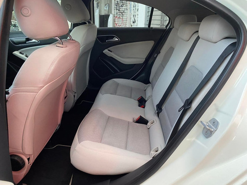 Imagen 13 de 14 de Hermosa Mercedes Benz A180 Hb Cgi 1.6t Hb 5p