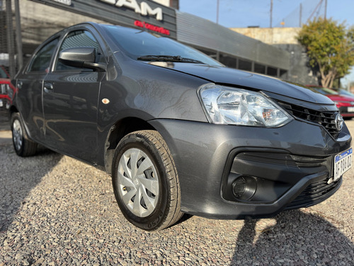 Toyota Etios 1.5 Sedan X