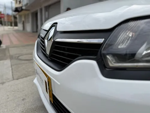 Renault Logan 1.6 Privilege / Intens