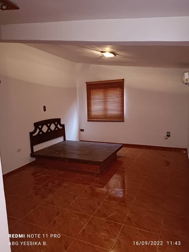 Imagen 5 de 12 de En Venta Hermosa Quinta En Los Overos, Urb. Agua Miel - La Encrucijada