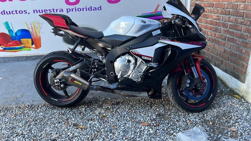 Imagen 2 de 11 de Yamaha R1