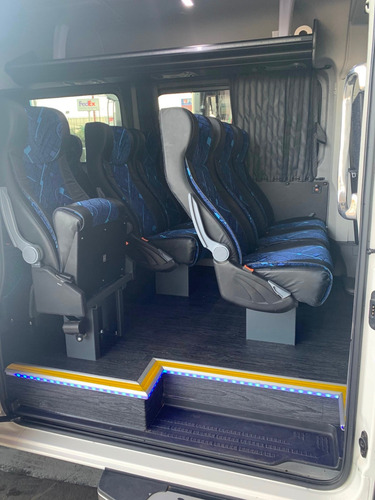Renta De Camionetas De Turismo 18, 20 Pasajeros Con Chofer
