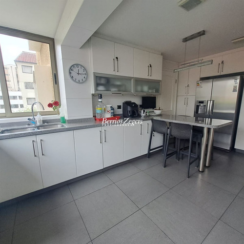 Departamento En Venta De 4 Dorm. En Viña Del Mar