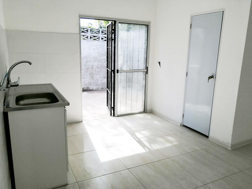Venta Monoambiente Con Patio Peñarol
