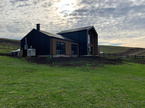Casa En Venta De 4 Dorm. En Puerto Varas