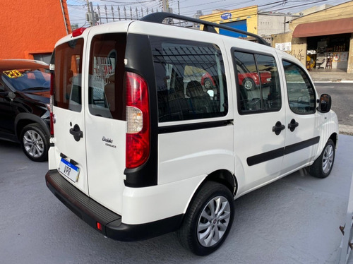 Imagem 4 de 14 de Fiat Doblo 1.8 Essence Flex 2019 - 7 Lugares