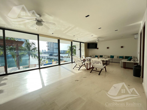 Casa En  Venta En Puerto Cancun B-clm7236