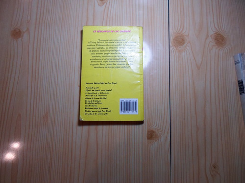Imagen 2 de 3 de Fantasmas - R. L.stine