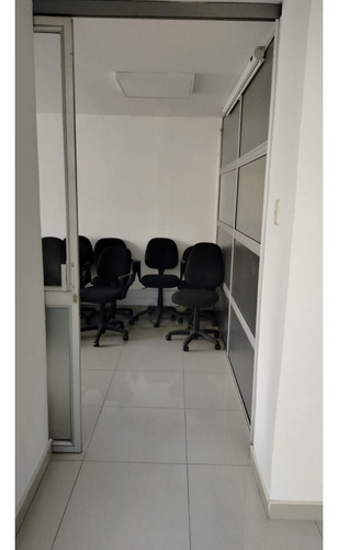 Oficina 360 M2 En Arriendo, Centro Internacional
